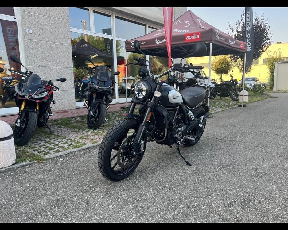Ducati Scrambler 800 Icon Dark (2021 - 22)