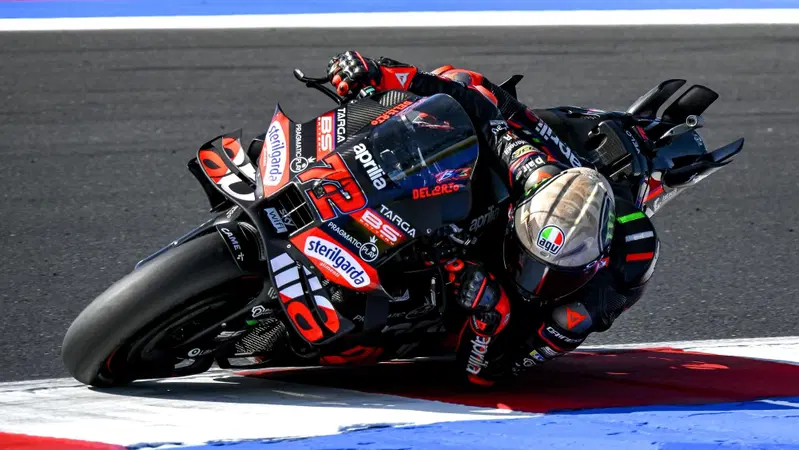 MotoGP 2025. GP di San Marino. Marco Bezzecchi vince la Sprint, Marc Marquez caduto quando era primo [RISULTATI]