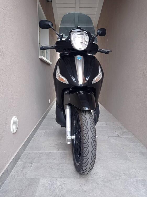 Piaggio Beverly 350 SportTouring ie ABS (2011 - 17)