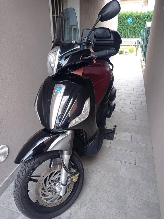 Piaggio Beverly 350 SportTouring ie ABS (2011 - 17) (2)