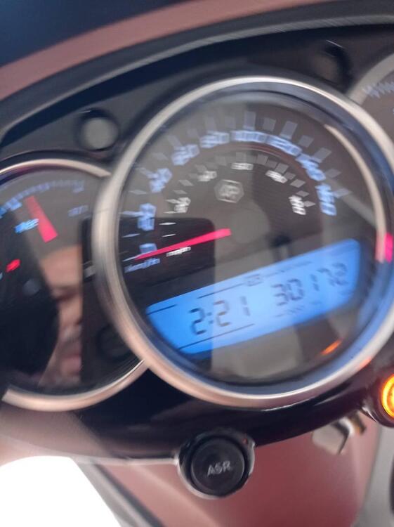 Piaggio Beverly 350 SportTouring ie ABS (2011 - 17) (3)