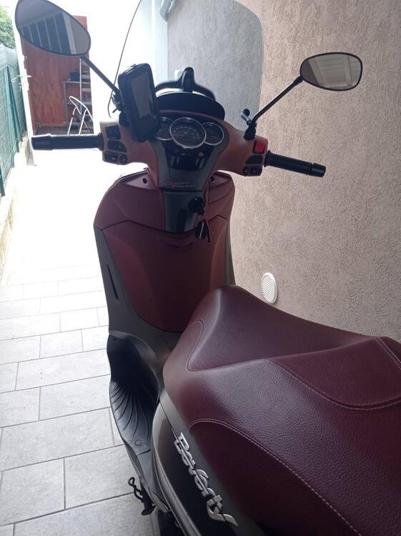 Piaggio Beverly 350 SportTouring ie ABS (2011 - 17) (4)