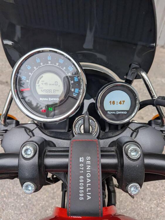 Royal Enfield Meteor 350 Fireball (2021 - 25) (3)