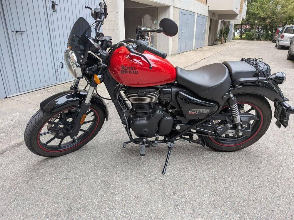 Royal Enfield Meteor 350 Fireball (2021 - 25) (2)