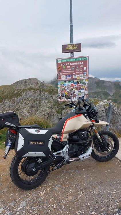 Moto Guzzi V85 TT Travel (2021 - 23) (4)