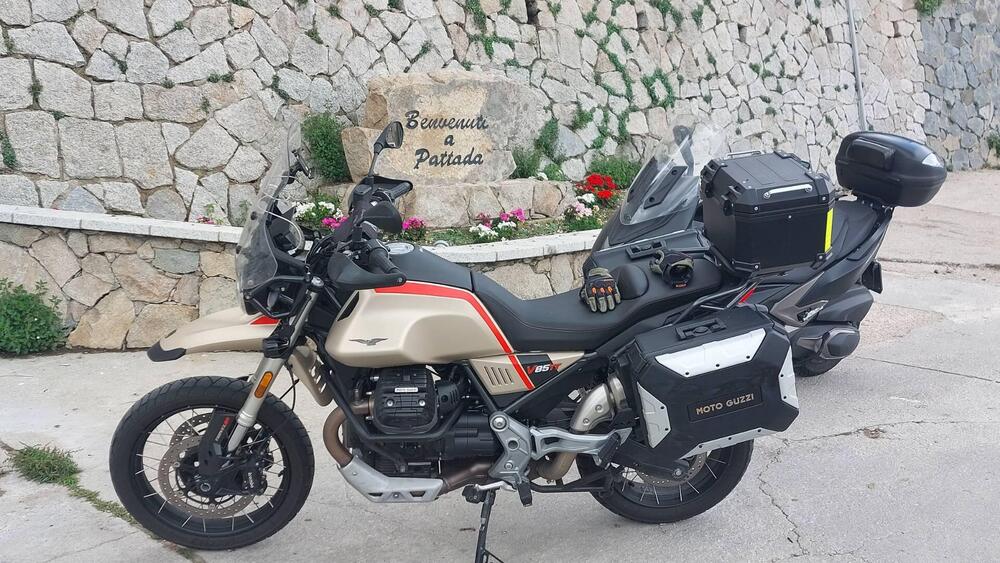Moto Guzzi V85 TT Travel (2021 - 23) (5)
