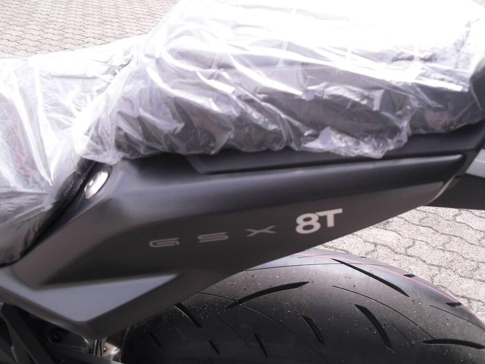 Suzuki GSX-8T (2025) (5)