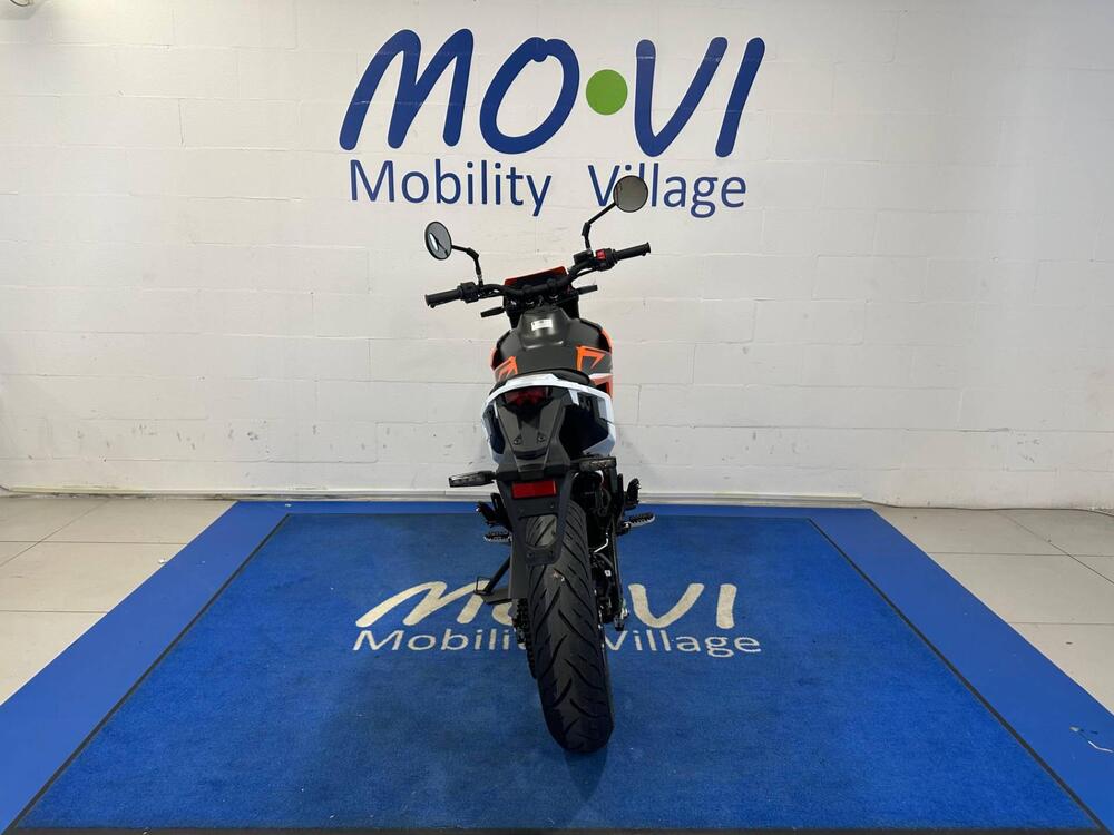 KTM 125 SMC R (2025) (3)