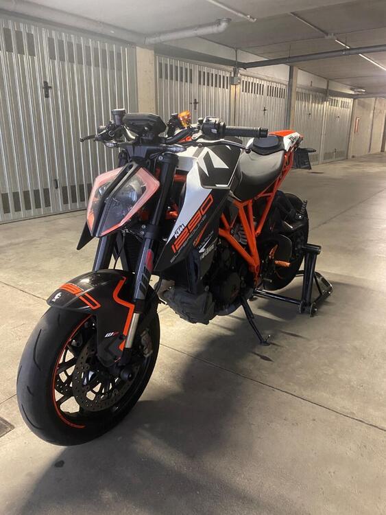 KTM 1290 Super Duke R (2019) (4)