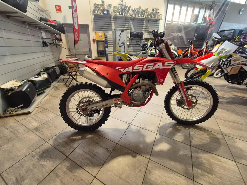 GASGAS MC 250 F (2023) (2)