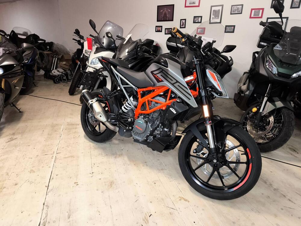 KTM 125 Duke (2021 - 23) (2)