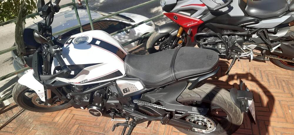 Moto Morini SEIEMMEZZO STR (2022 - 25) (3)