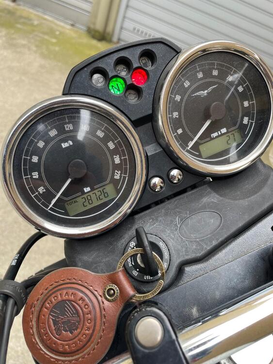 Moto Guzzi V7 Stone (2012 - 15) (4)