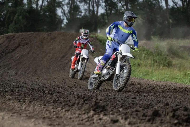 Per un attimo siamo stati anche davanti a Gautier Paulin, poi siamo andati umilmente a chiedergli le grafiche che ci ha strappato quando ci ha passato
