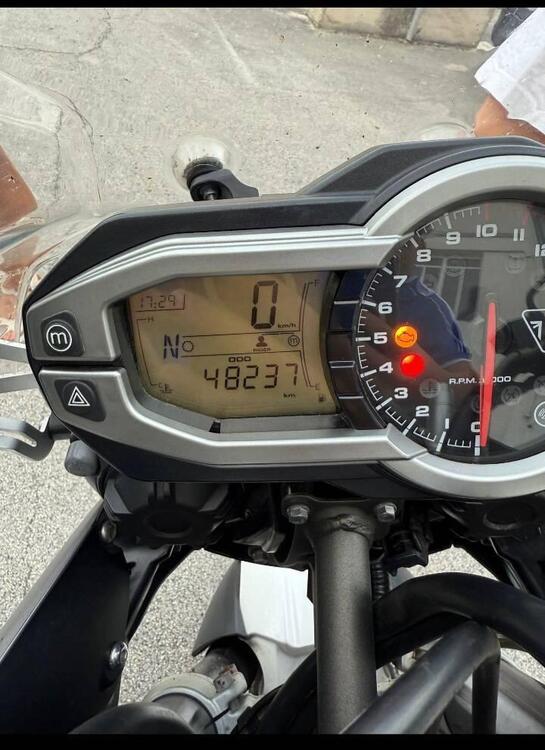 Triumph Tiger 800 XR (2015 - 17) (2)