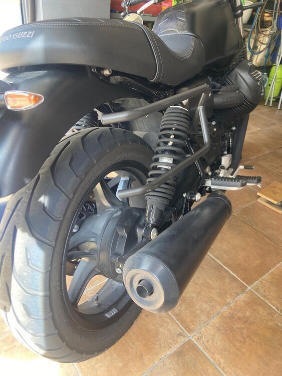 Moto Guzzi V7 850 Stone Special Abs (2021) (5)