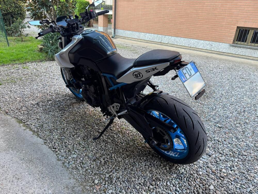 Suzuki GSX-8S (2023 - 24) (4)