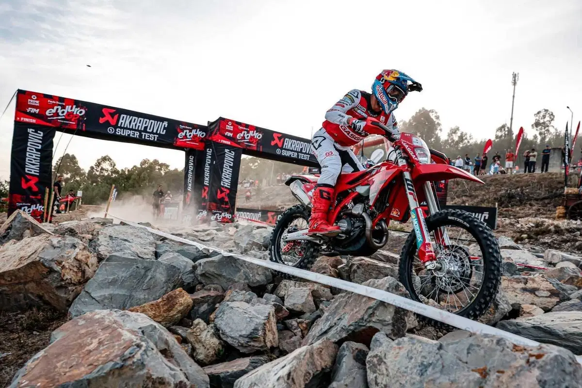 EnduroGP25 #5 Portogallo D2. Rivincita Andrea Verona nel Mondiale che non finisce mai [VIDEO] (6)