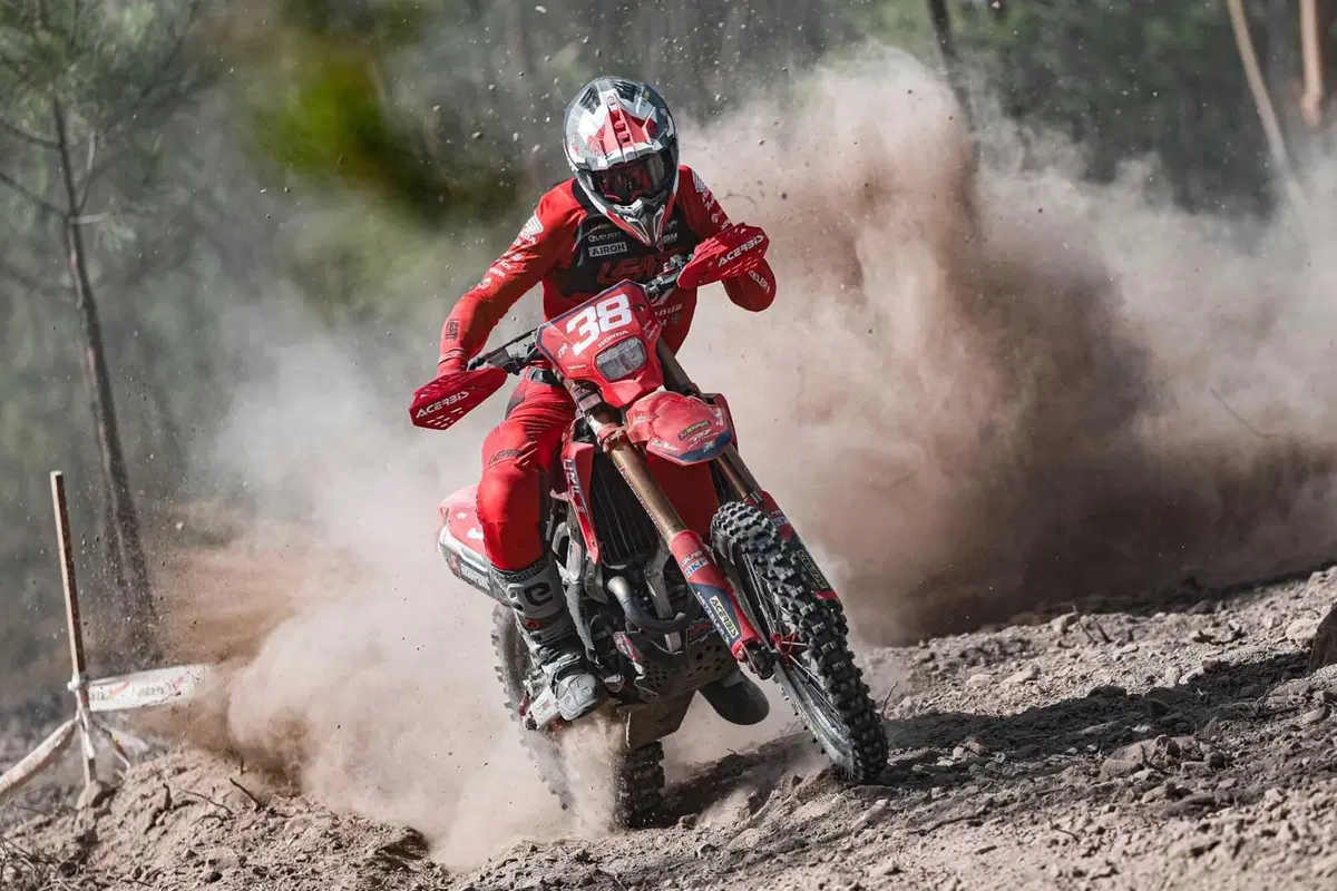 EnduroGP25 #5 Portogallo D2. Rivincita Andrea Verona nel Mondiale che non finisce mai [VIDEO] (15)