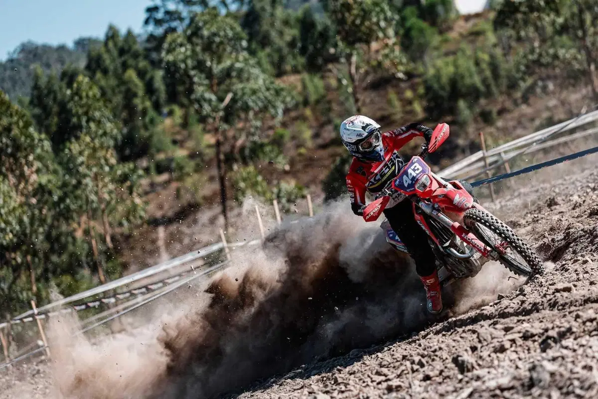 EnduroGP25 #5 Portogallo D2. Rivincita Andrea Verona nel Mondiale che non finisce mai [VIDEO] (20)