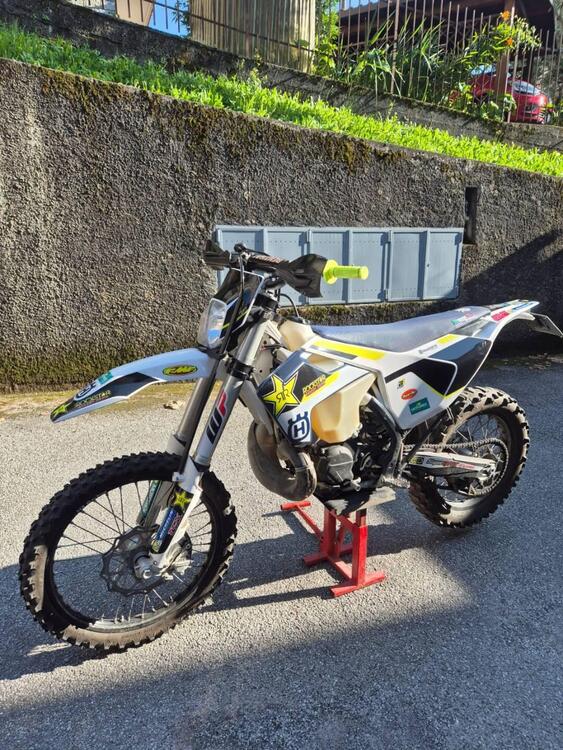 Husqvarna TE 300i (2018) (2)