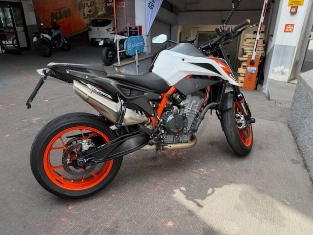 KTM 890 Duke R (2021)