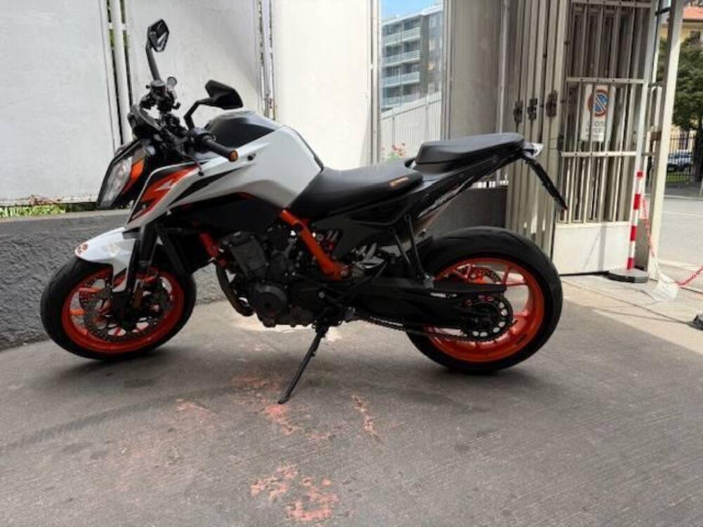 KTM 890 Duke R (2021) (3)