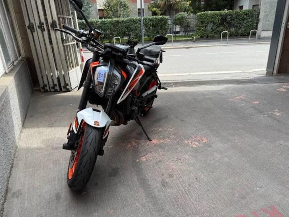 KTM 890 Duke R (2021) (4)