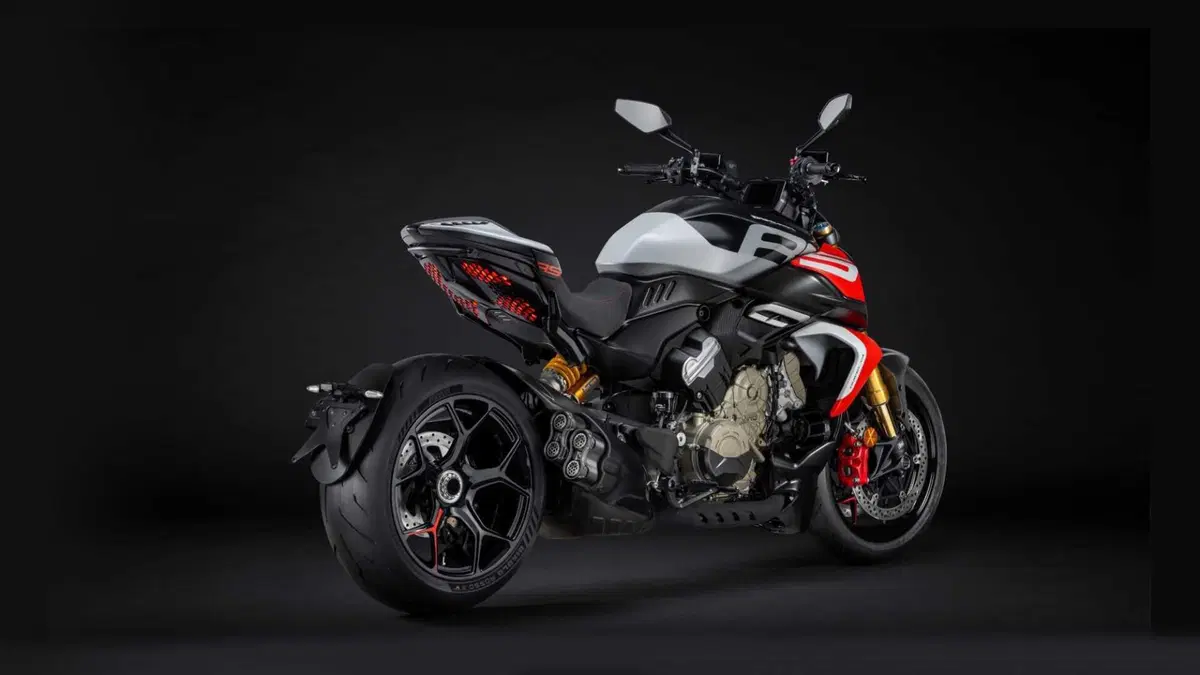 Ducati Diavel V4 Diavel V4 RS (2026) (4)