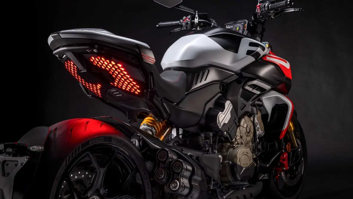 Ducati Diavel V4 Diavel V4 RS (2026) (10)
