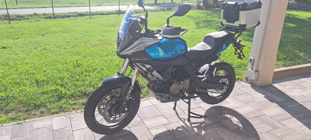 QJ Motor SRT 600 SX (2024 - 25)