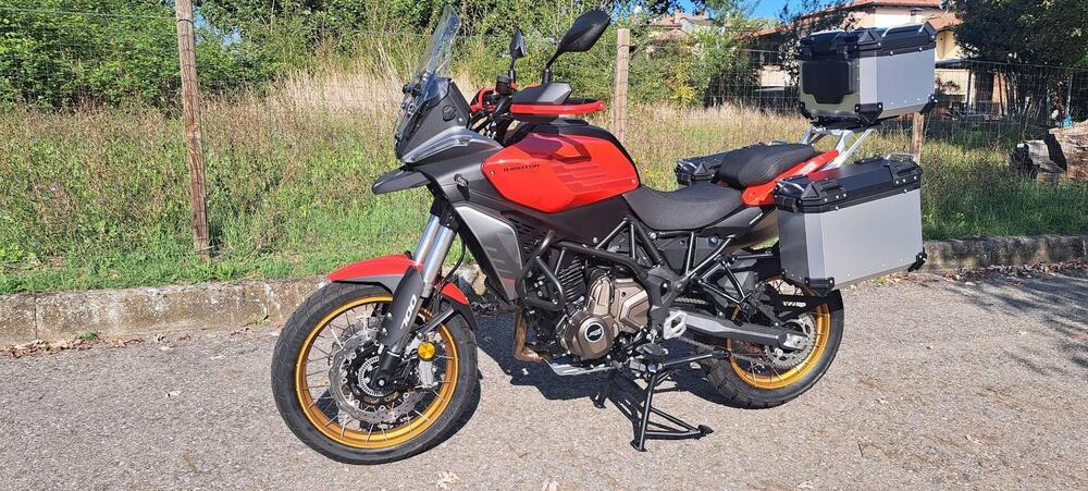 QJ Motor SRT 700 SX (2025) (2)