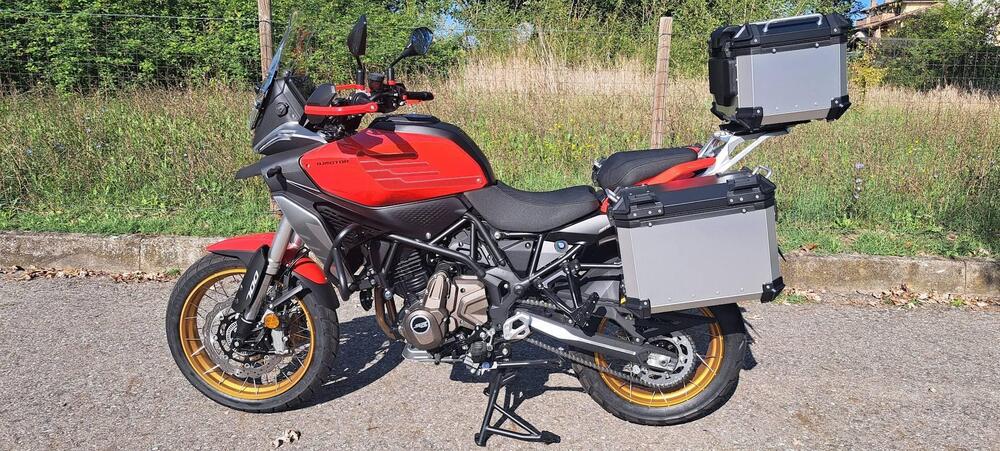 QJ Motor SRT 700 SX (2025)