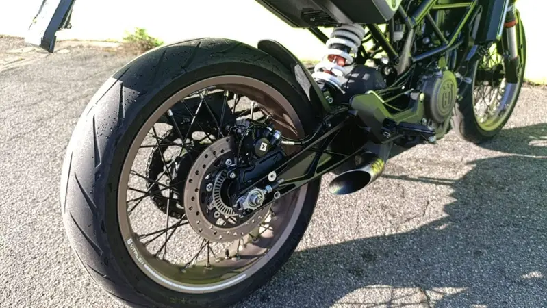 Husqvarna Vitpilen 401 (2021 - 23) (6)
