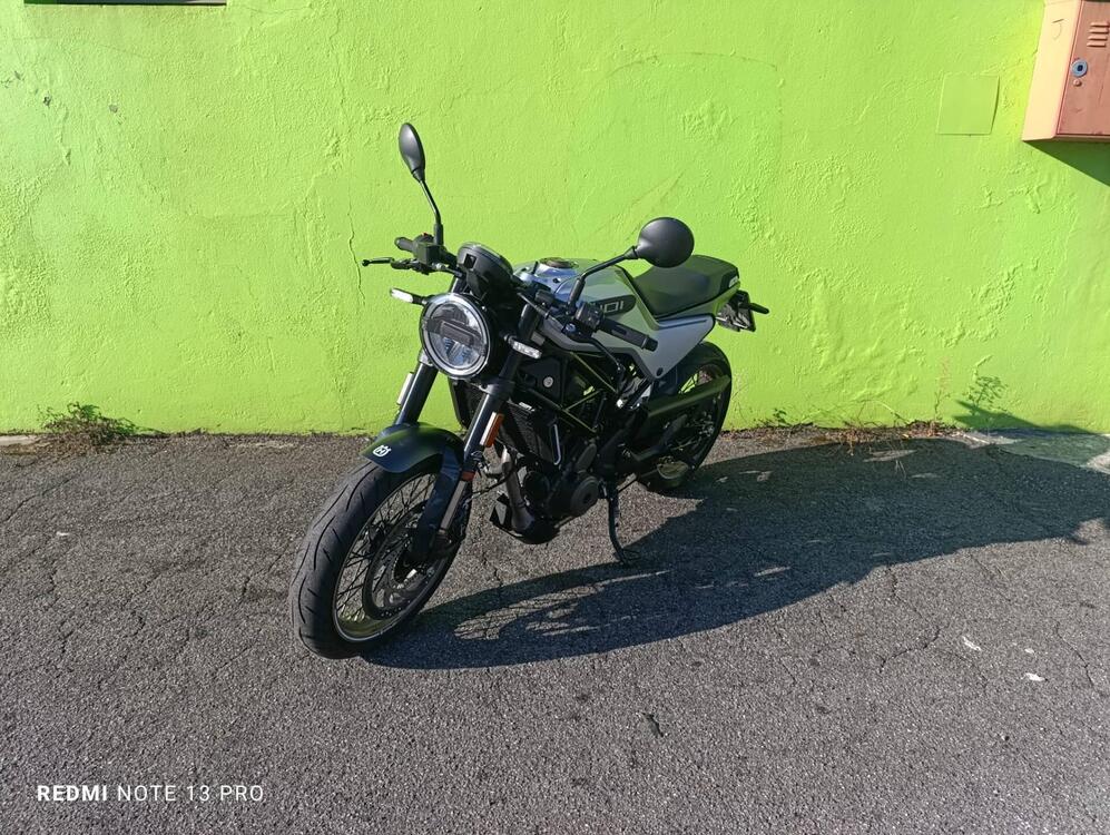 Husqvarna Vitpilen 401 (2021 - 23) (2)