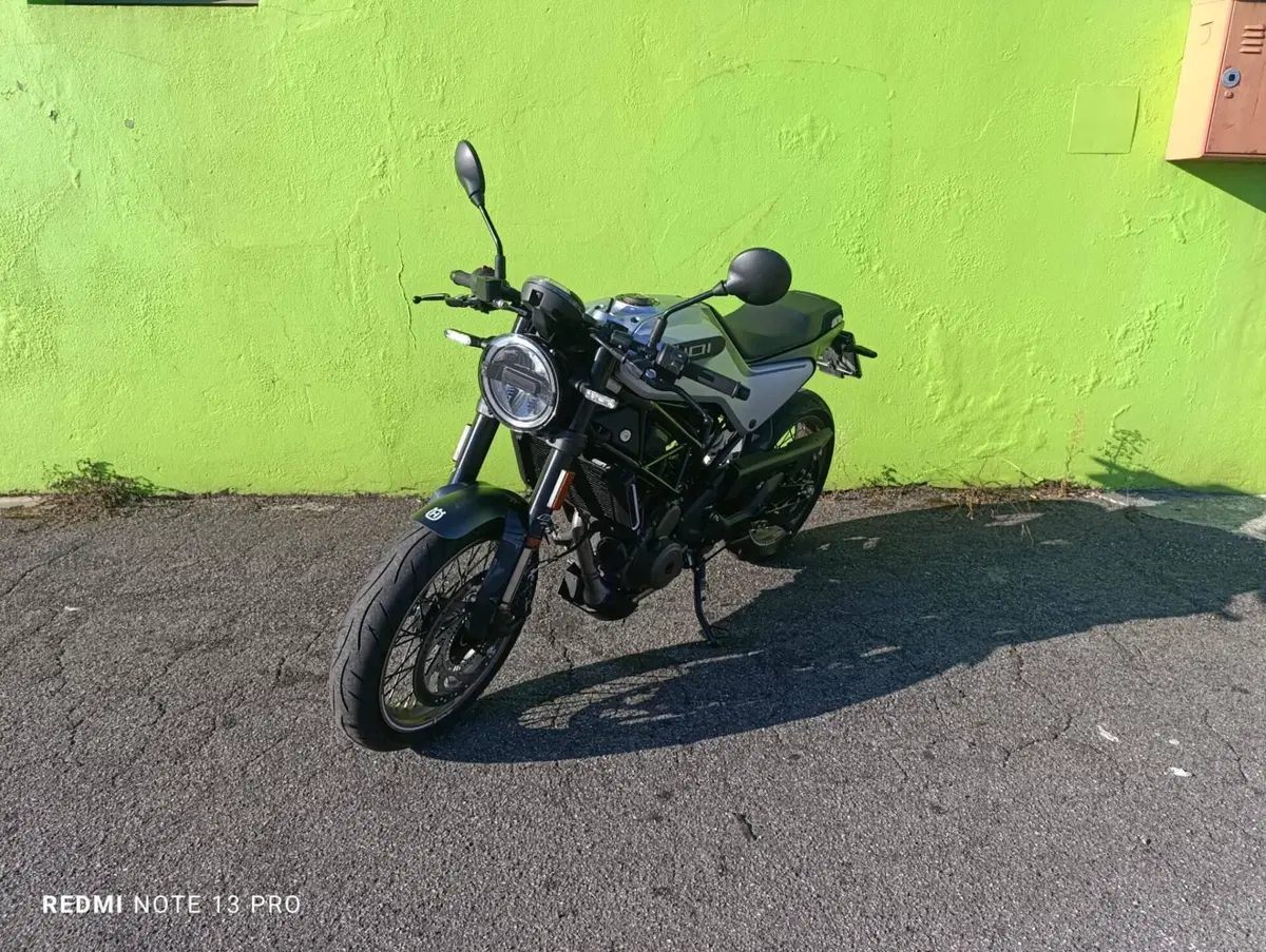 Husqvarna Vitpilen 401 (2021 - 23) (2)
