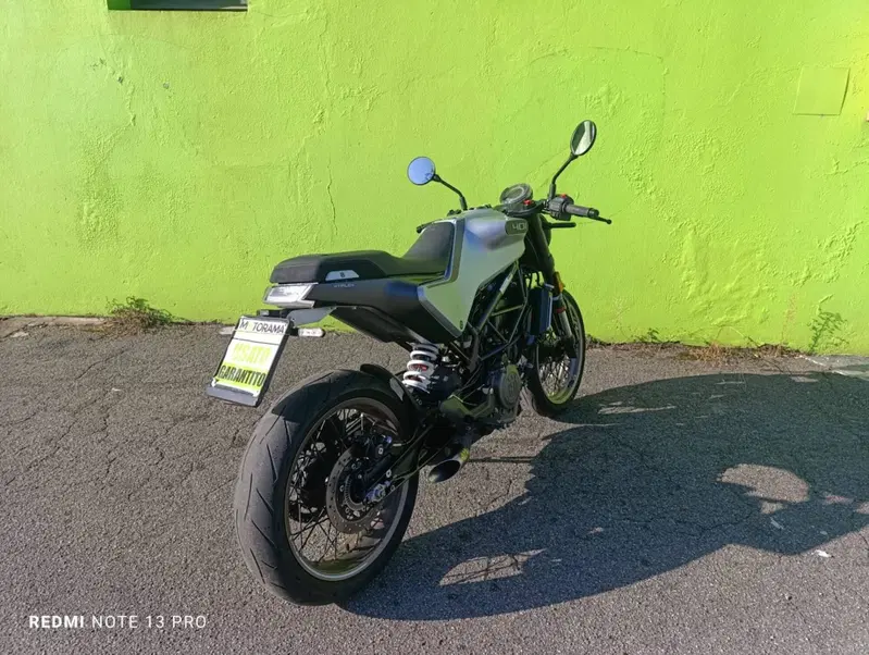 Husqvarna Vitpilen 401 (2021 - 23) (4)