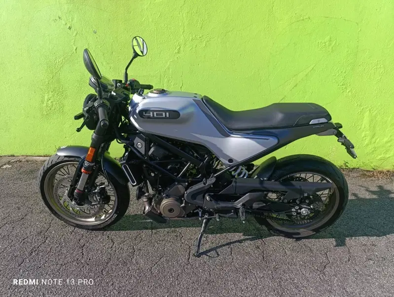 Husqvarna Vitpilen 401 (2021 - 23) (3)