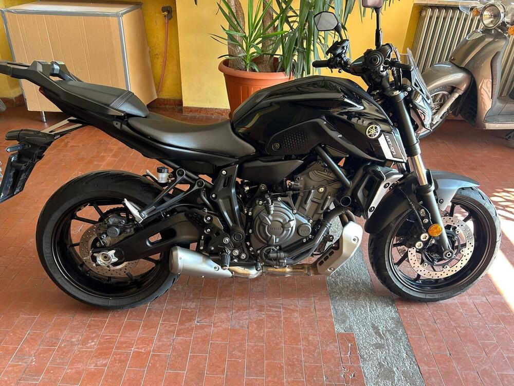 Yamaha MT-07 Pure (2023 - 25) (2)