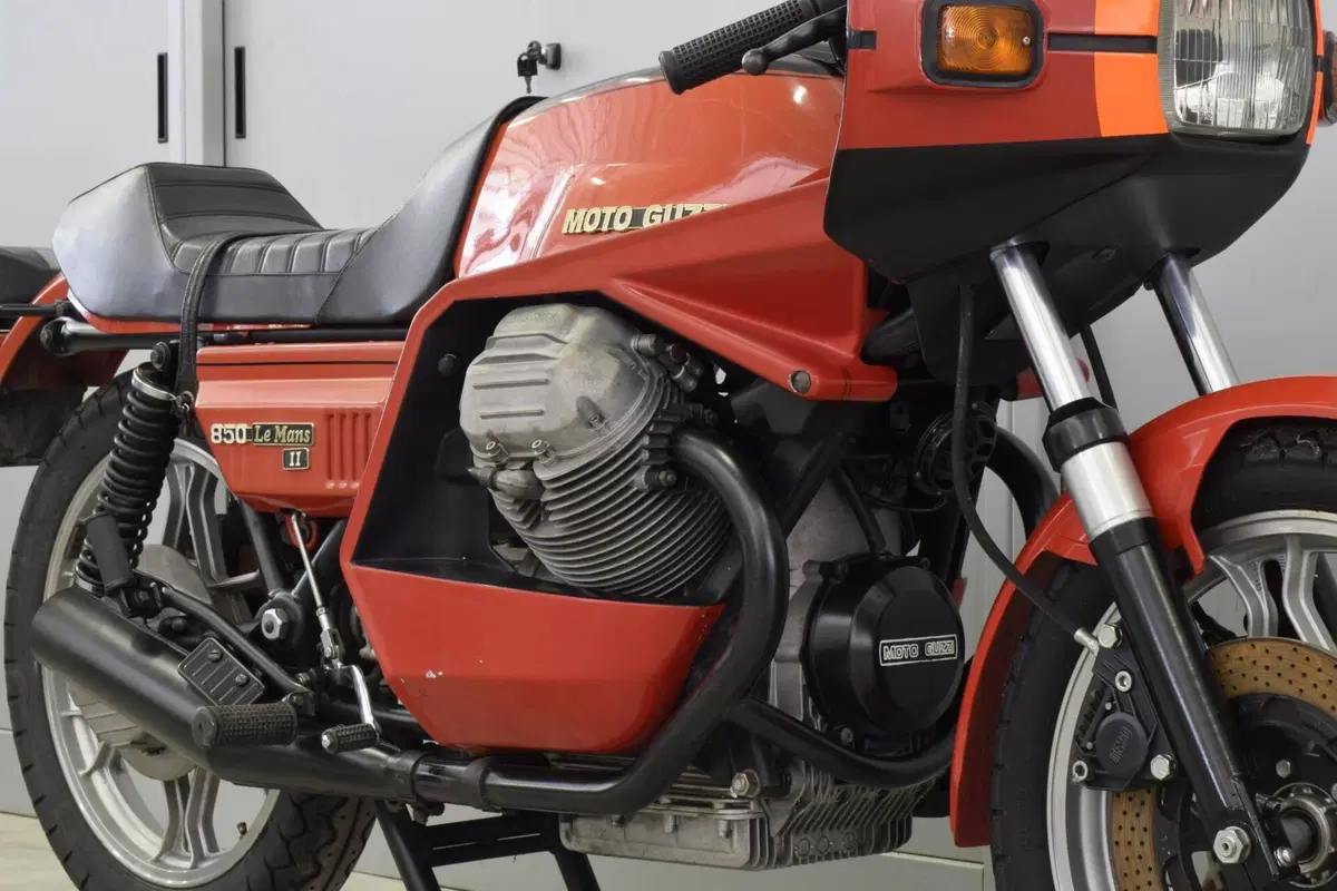Moto Guzzi 850 Le Mans II (4)