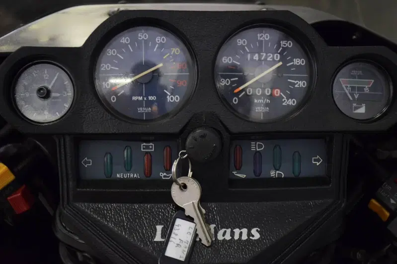 Moto Guzzi 850 Le Mans II (11)