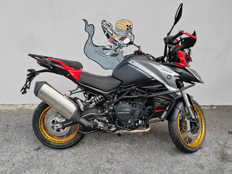 QJ Motor SRT 900 SX (2025 - 26) (3)