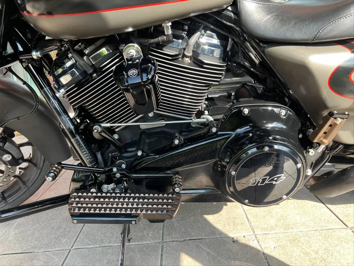 Harley-Davidson 114 Street Glide Special (2019 - 20) - FLHXS (12)