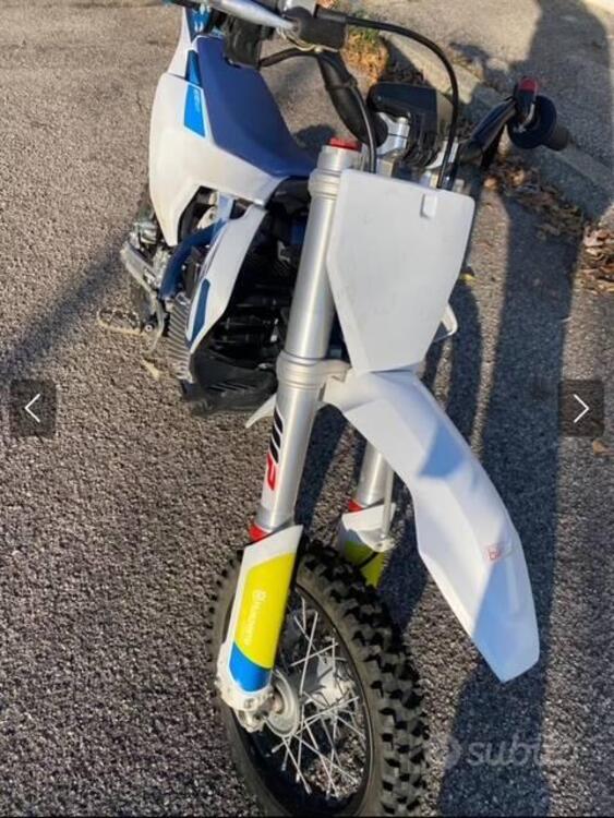 Husqvarna EE 5 (2021 - 22)