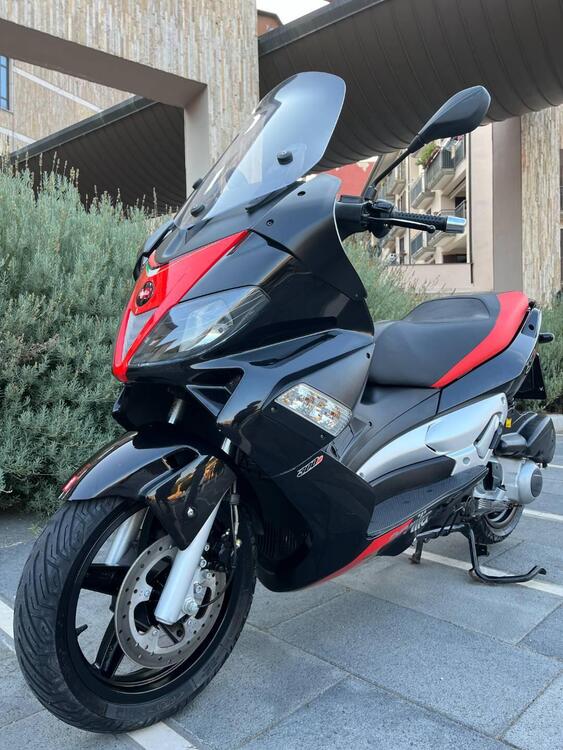 Aprilia SR Max 300 (2011 - 16) (2)