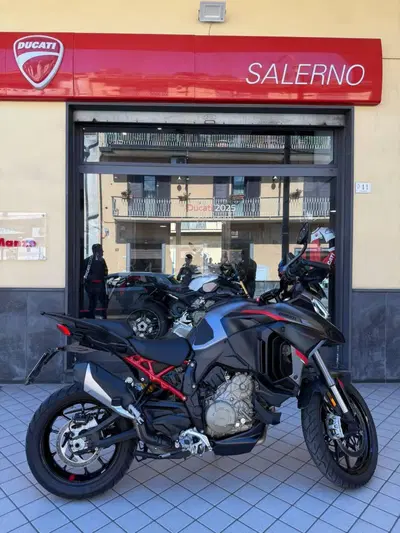 Ducati Multistrada V4 S Grand Tour (2024) usata