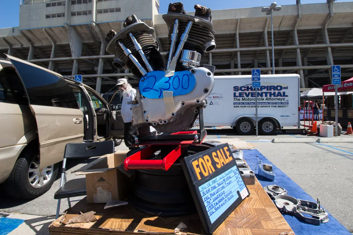 So-Cal Cycle Swap Meet, il mercatino delle pulci per motociclisti (9)