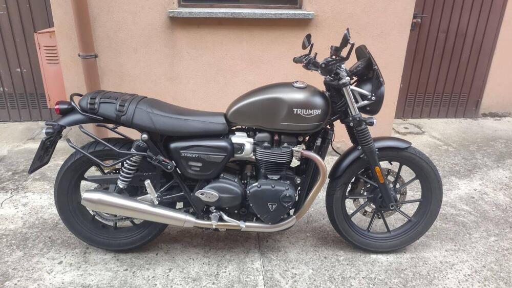 Triumph Street Twin 900 (2021 - 22) (3)