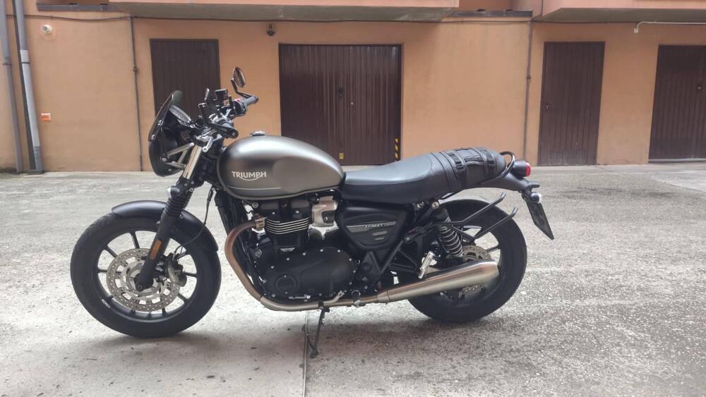 Triumph Street Twin 900 (2021 - 22) (5)