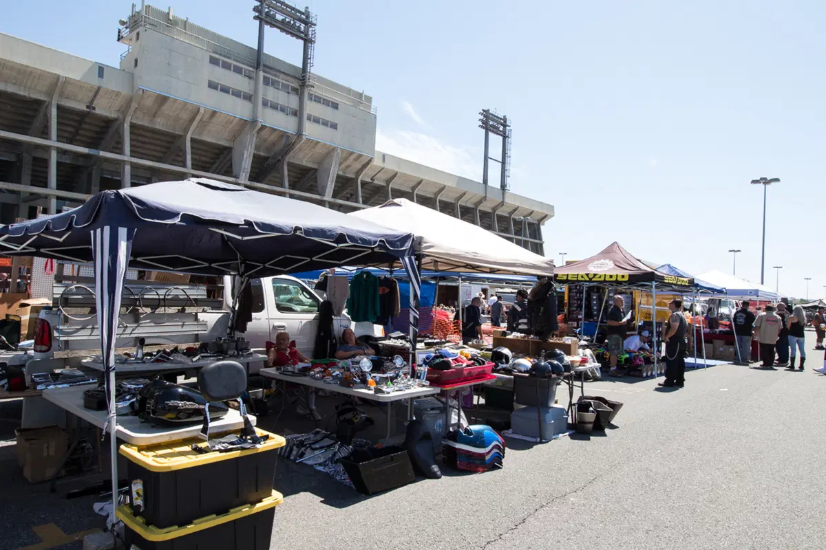 So-Cal Cycle Swap Meet, il mercatino delle pulci per motociclisti (11)